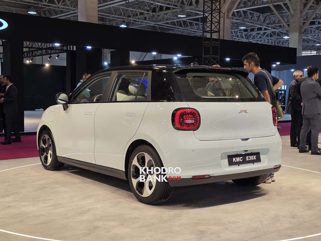 هاچبک برقی کی ام سی E30X در نمایشگاه تحول صنعت خودرو ۱۴۰۳ + فیلم و عکس